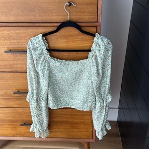 Adorable green flower top